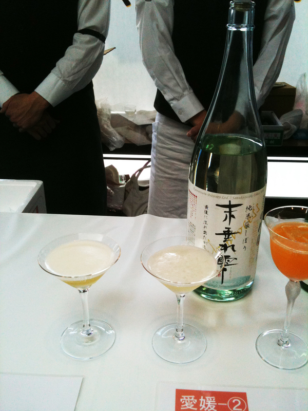 香川県 『タメイケバカーリ』(左側)と『キクチカンタービレ』(中央)